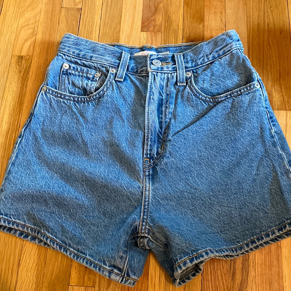 Levi’s High Loose Shorts